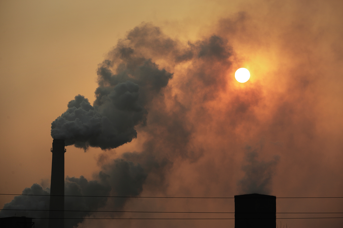 Chinaâ€™s smokestack economy makes roaring comeback in 2017 - Unearthed