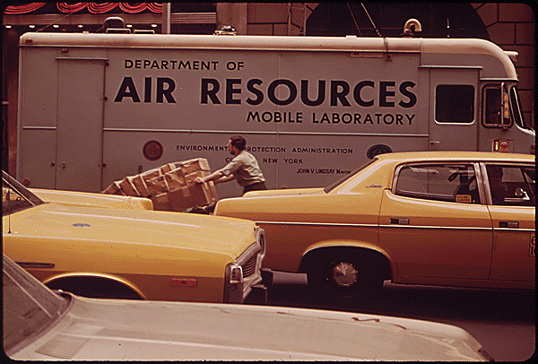 The EPA measures air pollution in New York during the 1970s: National Archives photo no. 549898 (Dcoumerica series)