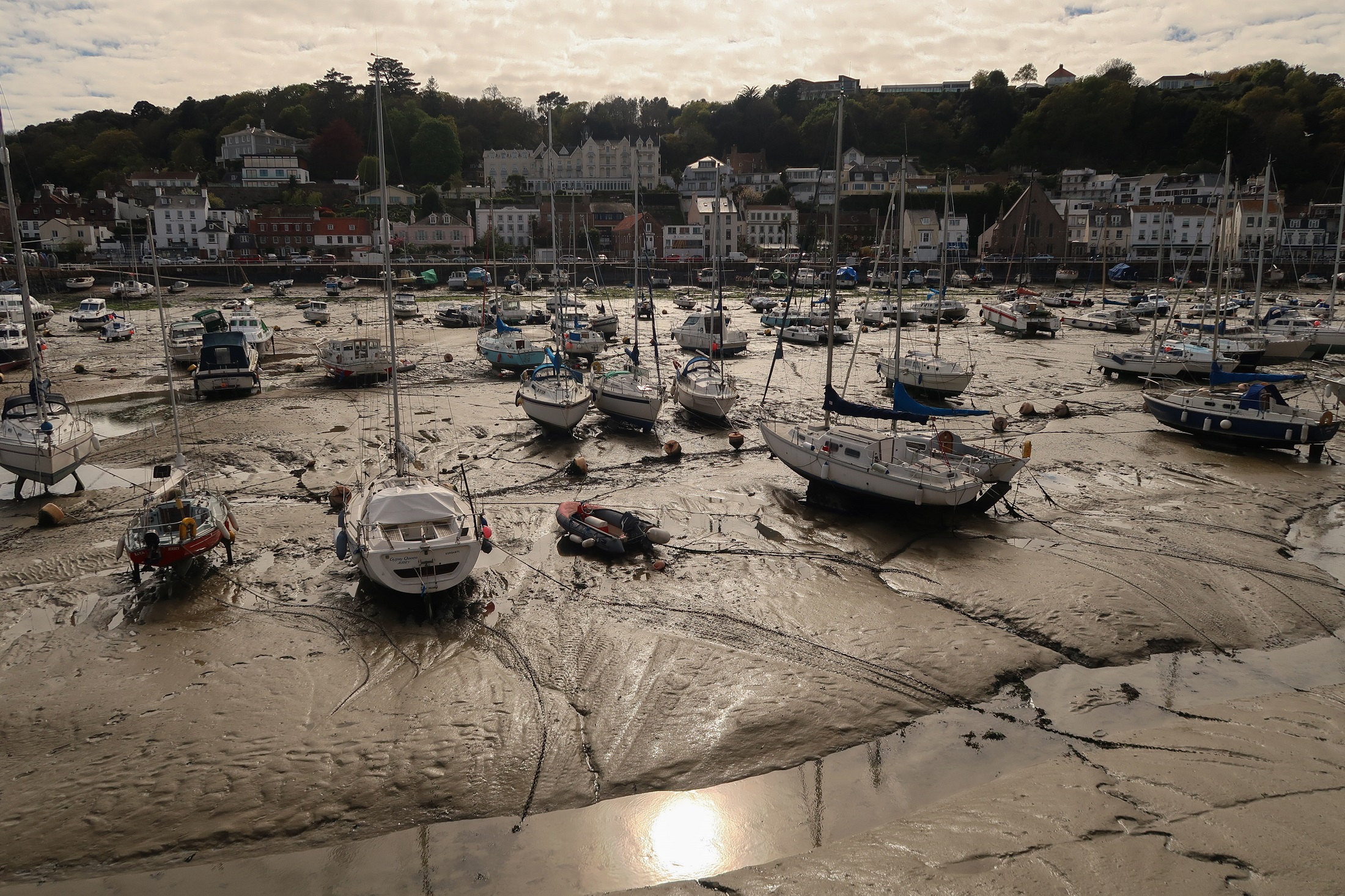 Channel Island banks fund IEA research defending tax havens Unearthed